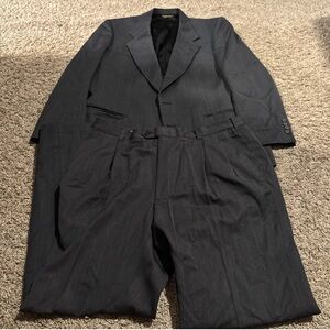 Vintage Nino Cerruti "Rue Royale"
Gray Pinstripe 2-Piece Suit